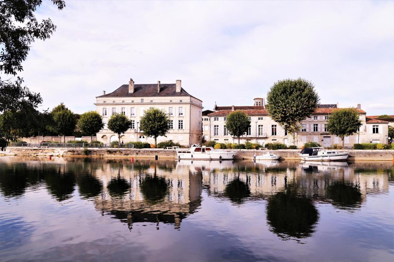 Gite Le Bonheur Hiersac Luaran gambar