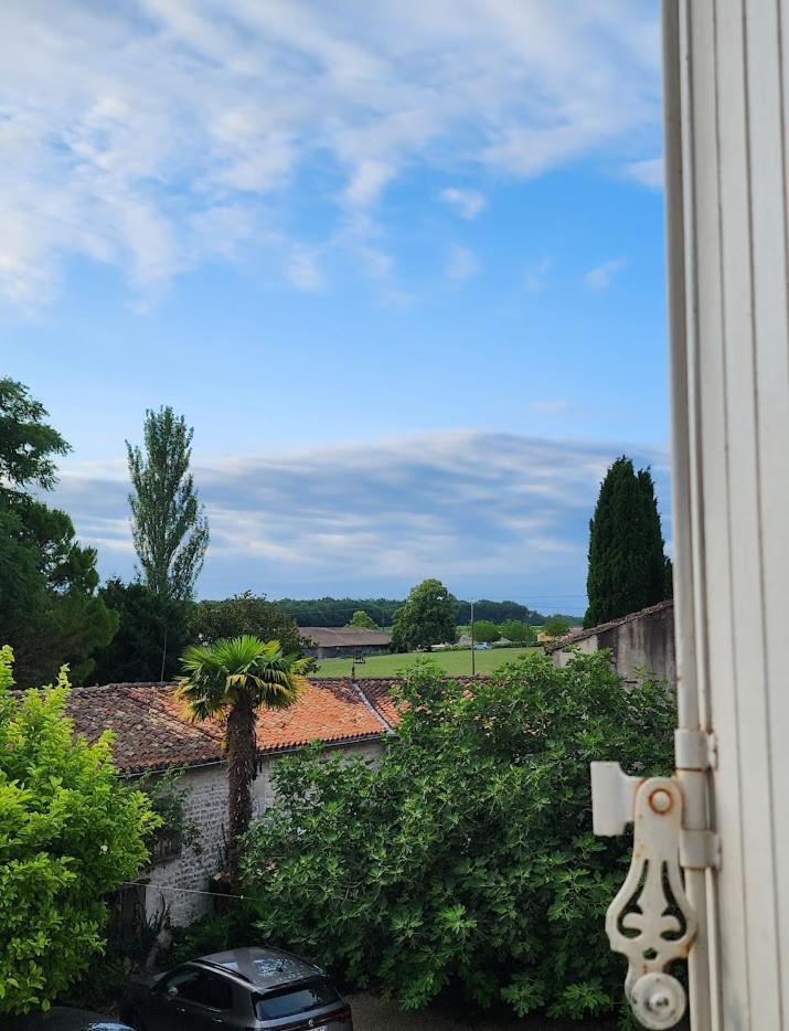 Gite Le Bonheur Hiersac Luaran gambar